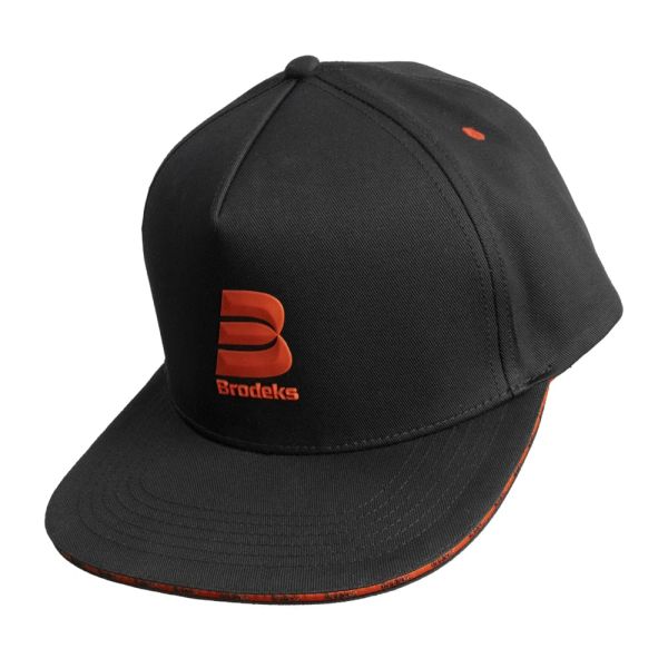 Бейсболка Brodeks KM131, красный, чёрный