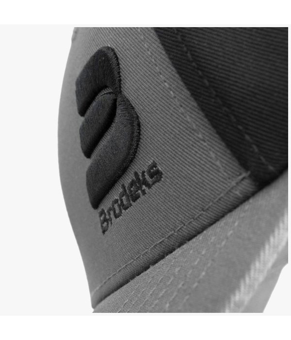 Бейсболка Brodeks KM130, серый, чёрный