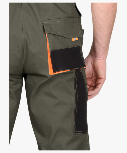 Полукомбинезон СИРИУС-МАНХЕТТЕН оливковый с оранжевым и чер. тк. мех. стрейч пл 260 г/кв.м