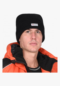 Шапка трикотажная черная СИРИУС Юка с утеплителем Тинсулейт (х12х120)
