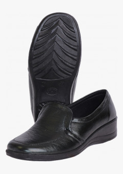 Туфли женские на резинке  черные иск. кожа