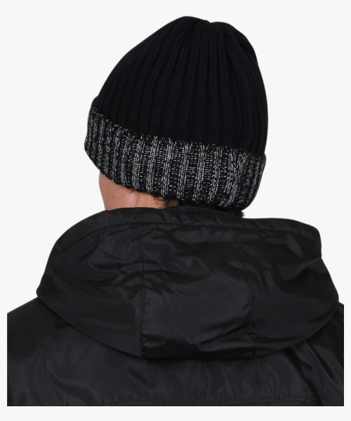 Шапка черная с СВ-элементами СИРИУС Юка, с утеплителем Тинсулейт (х12х60)