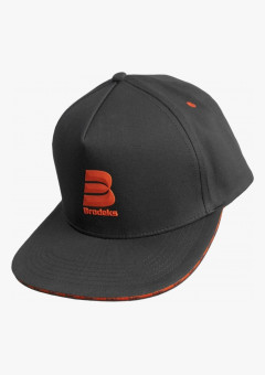 Бейсболка Brodeks KM131, цвет красный, чёрный 